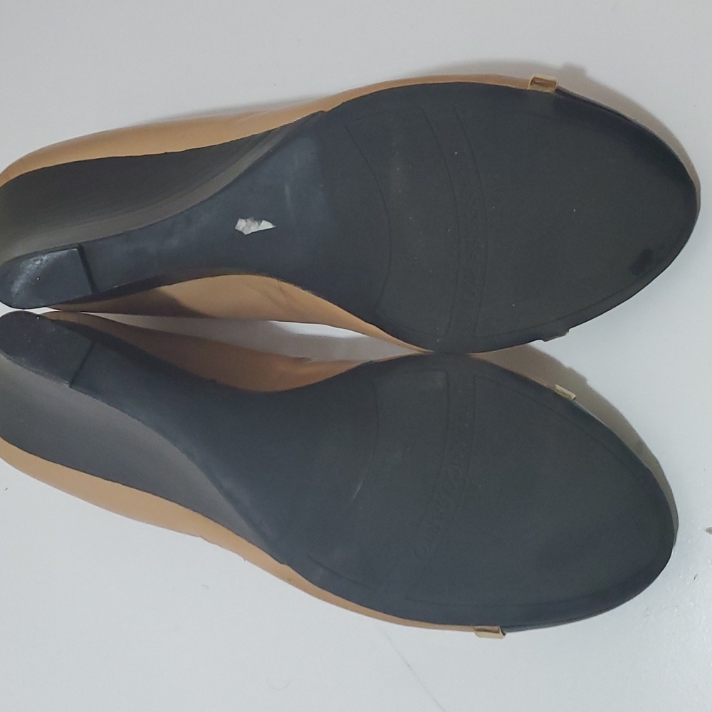 Franco Sarto, tan black and gold wedges, 11M - Picture 2 of 4